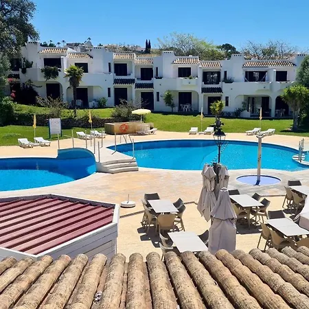 アパート And Blue View *